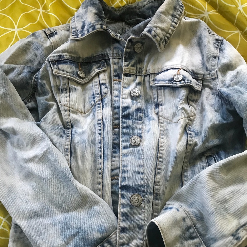 Vintage-looking fade denim jacket